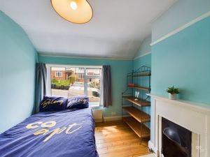 bedroom 5 - click for photo gallery